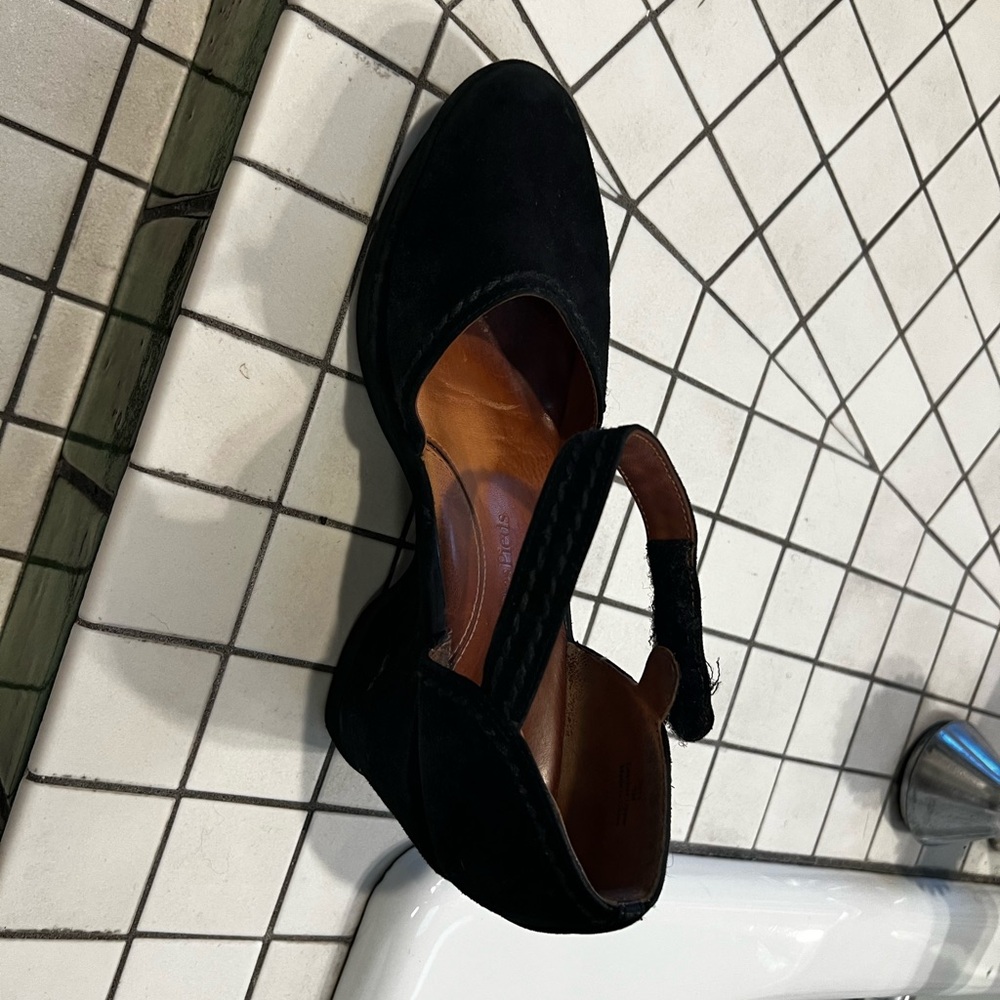 Elegant Black Women's Shoes French brand - Picture 3 of 3